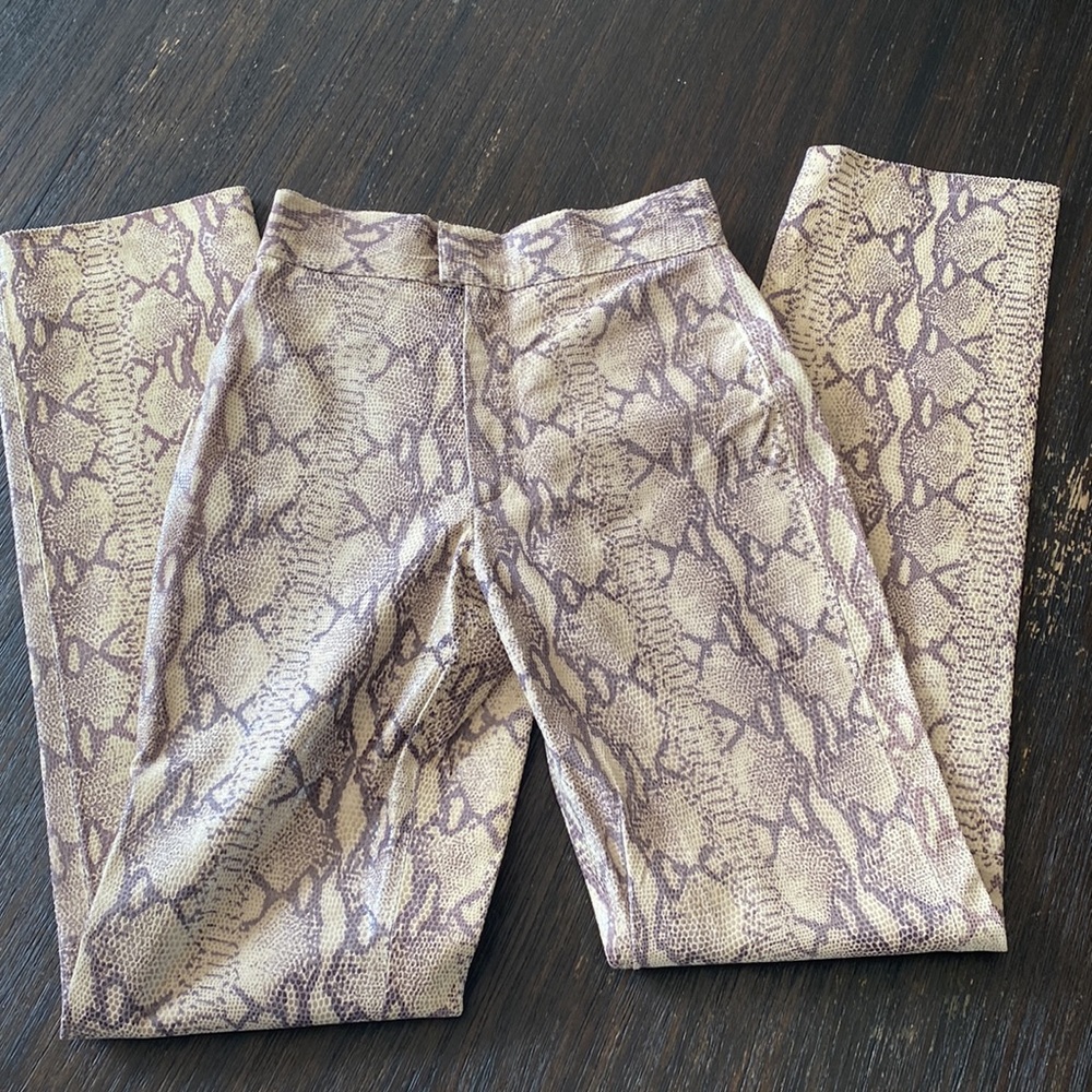 VINTAGE XOXO LEATHER, SNAKE PRINT, STRAIGHT LEG PANTS. SIZE:2